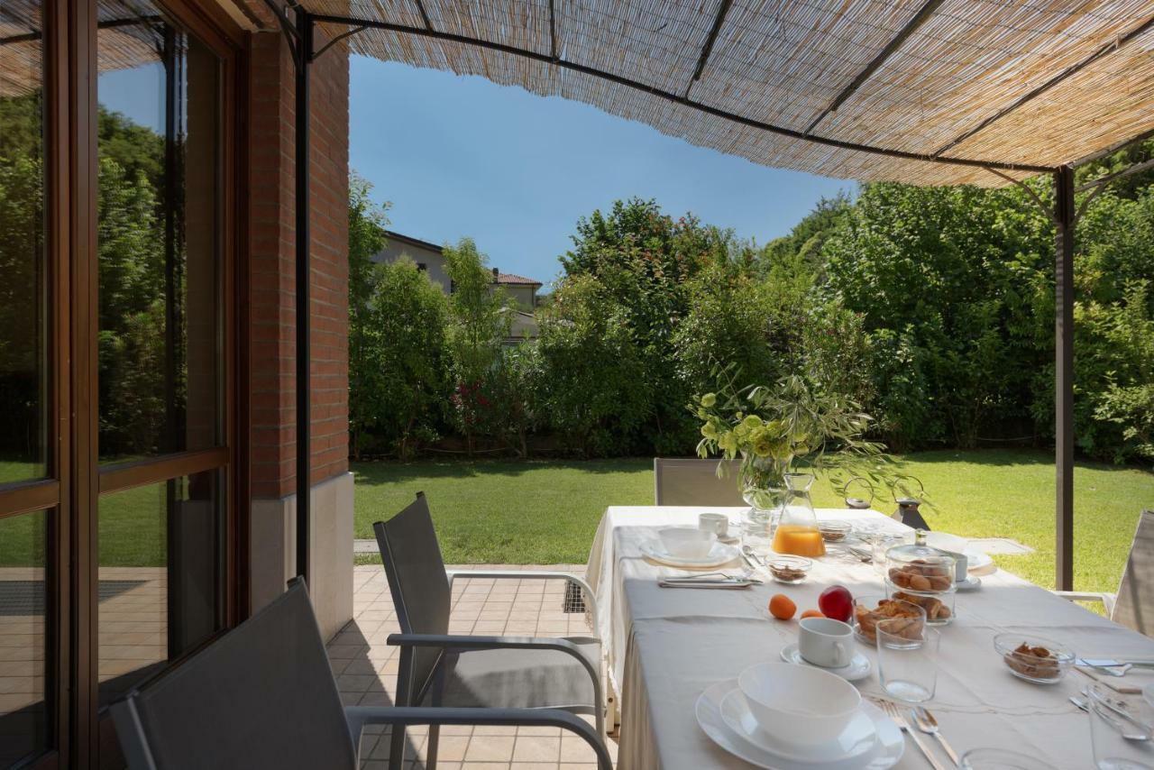 Appartamenti Corte Dei Cipressi Roe Exterior foto